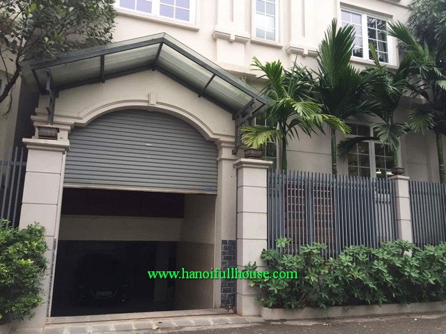 Find a modern villa for rent in Tay Ho district, Hanoi. Villa for rent with garden, furnished