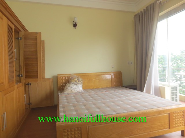 Rental 5 bedroom house in Nghi Tam area, Tay Ho dist, Ha Noi