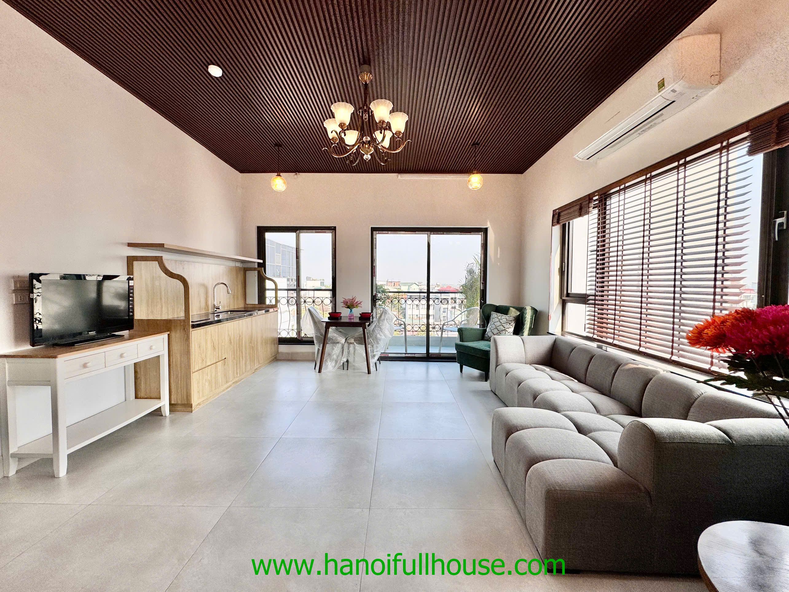 Căn hộ mới, 3 phòng ngủ ở đường Âu Cơ cho thuê