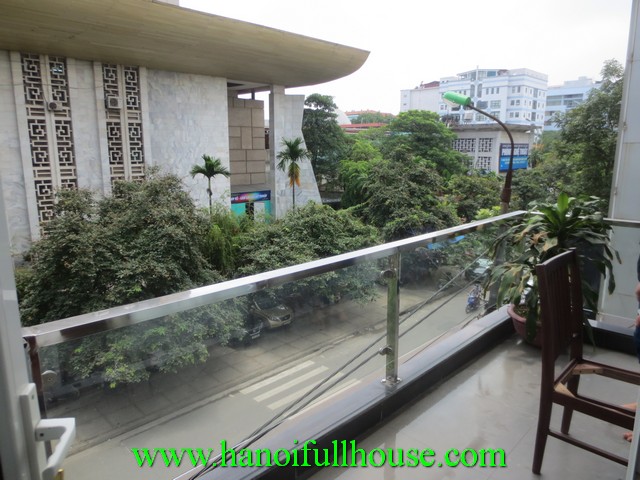 Big modern serviced apartment for rent in Hoan Kiem dist, Ha Noi.