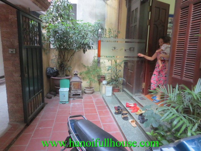 House in Cau Giay dist for rent. 4 bedrooms. 4 bathrooms, courtyard