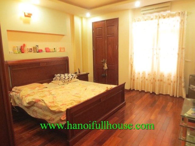 House in Kim Ma for rent. 3 bedroom house with full furniture
