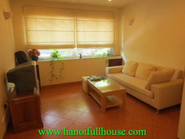Serviced apartment in Hai Ba Trung dist for rent. 1 bedroom, wooden floor, lift