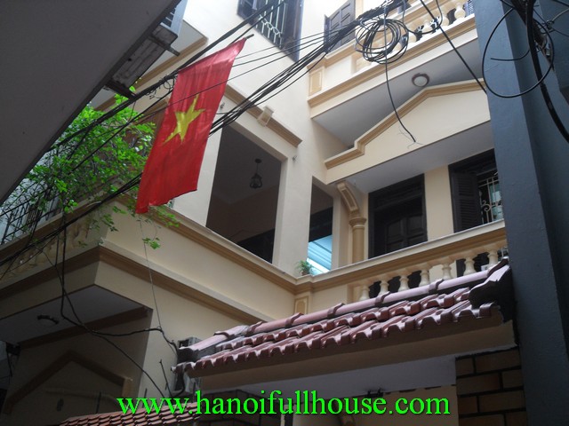 Nice house for rent in Hai Ba Trung dist, 3 bedrooms, fully furnished. price 700$/month