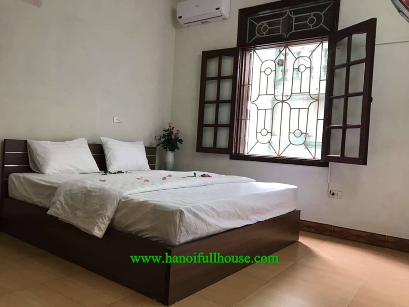 For rent 5 bedroom house on An Duong Vuong street, Tay Ho dist now