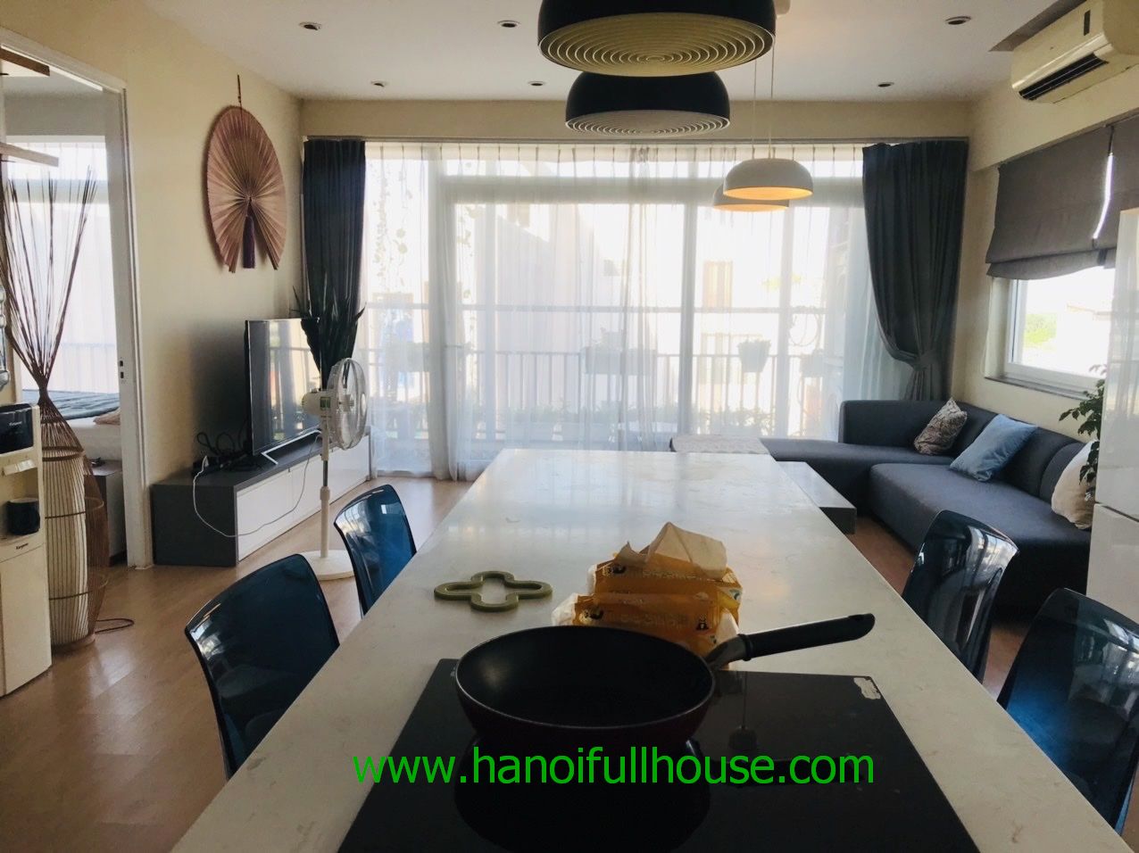 Modern apartment with 2 bedrooms in Tay Ho dist for lease
