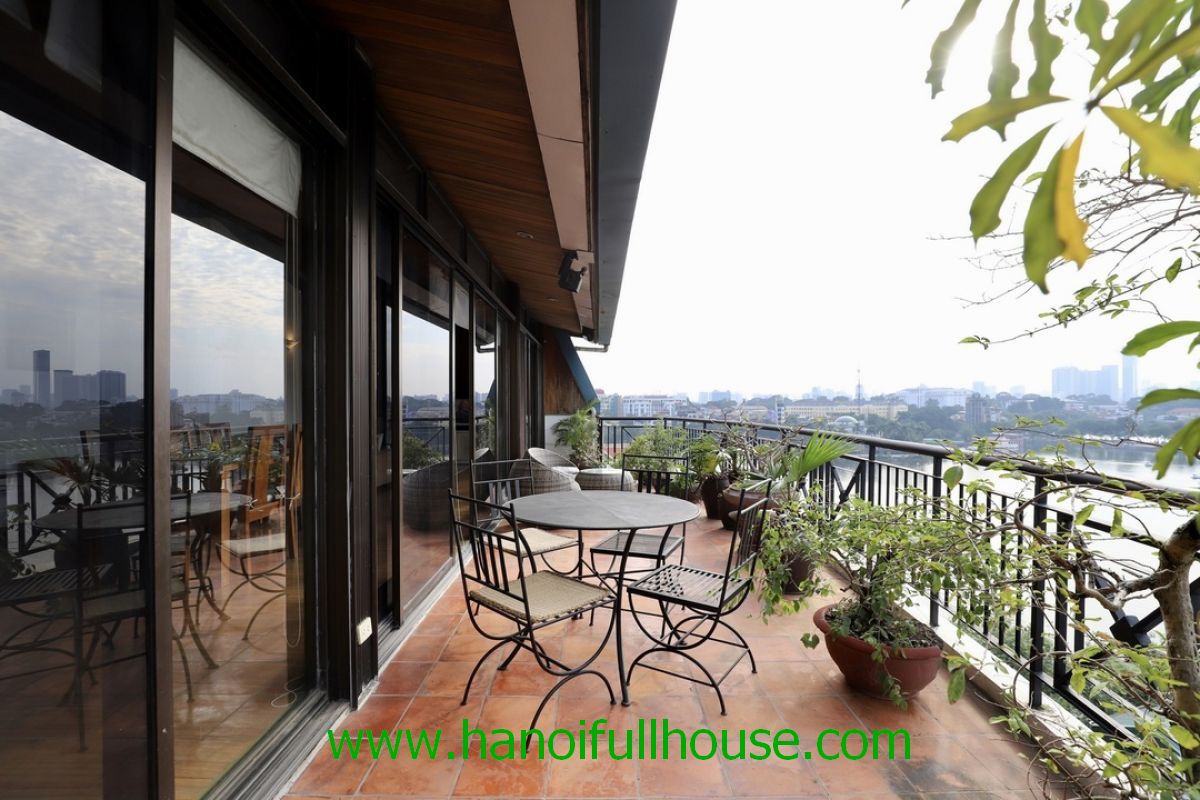 Lake view 2 bedroom apartment for rent in Truc Bach