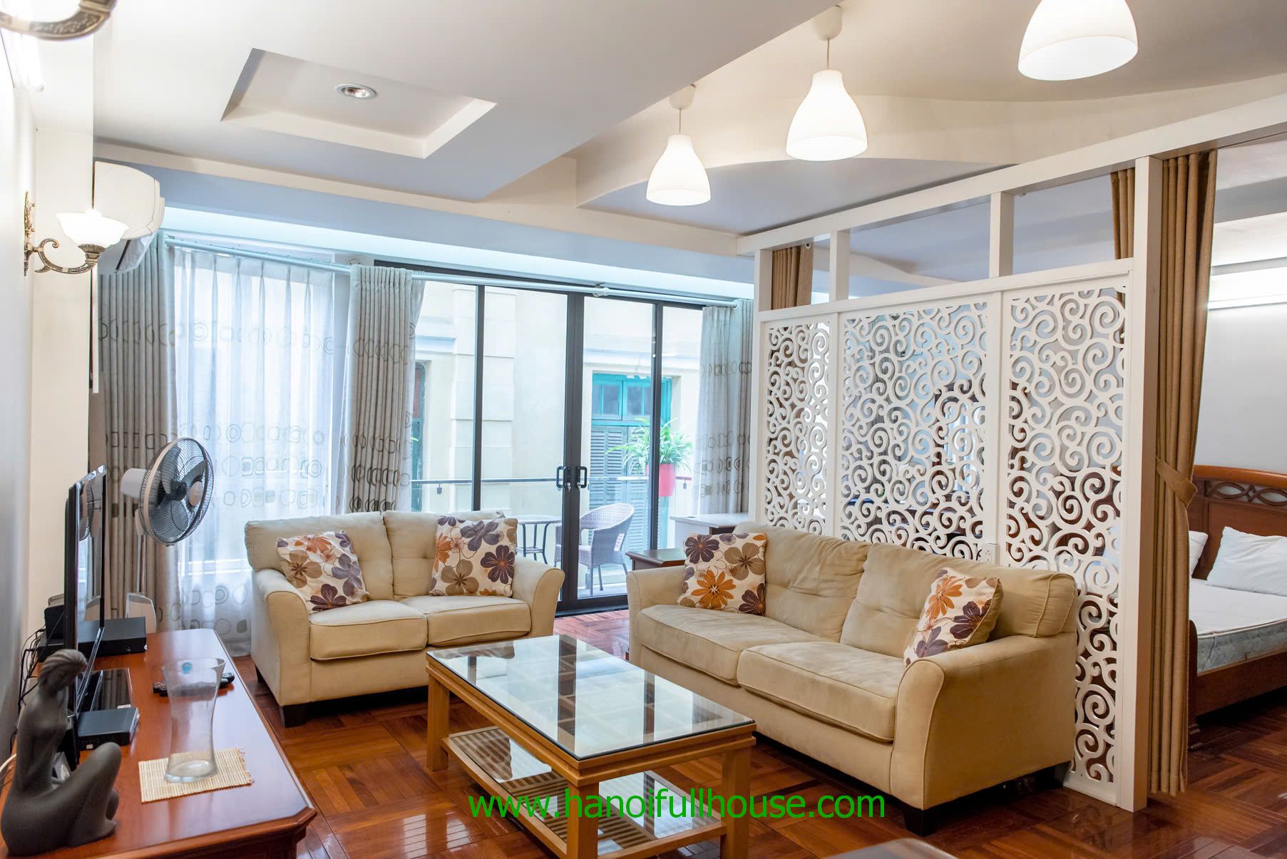 One bedroom apartment, lots of light in Hoan Kiem for rent