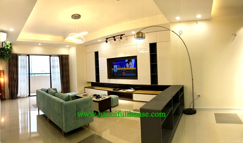Find nice 4 bedroom apartment in 57 Lang Ha