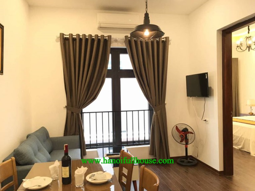 Căn hộ 1 phòng ngủ riêng biêt, đủ đồ ở Đường Bưởi cho thuê