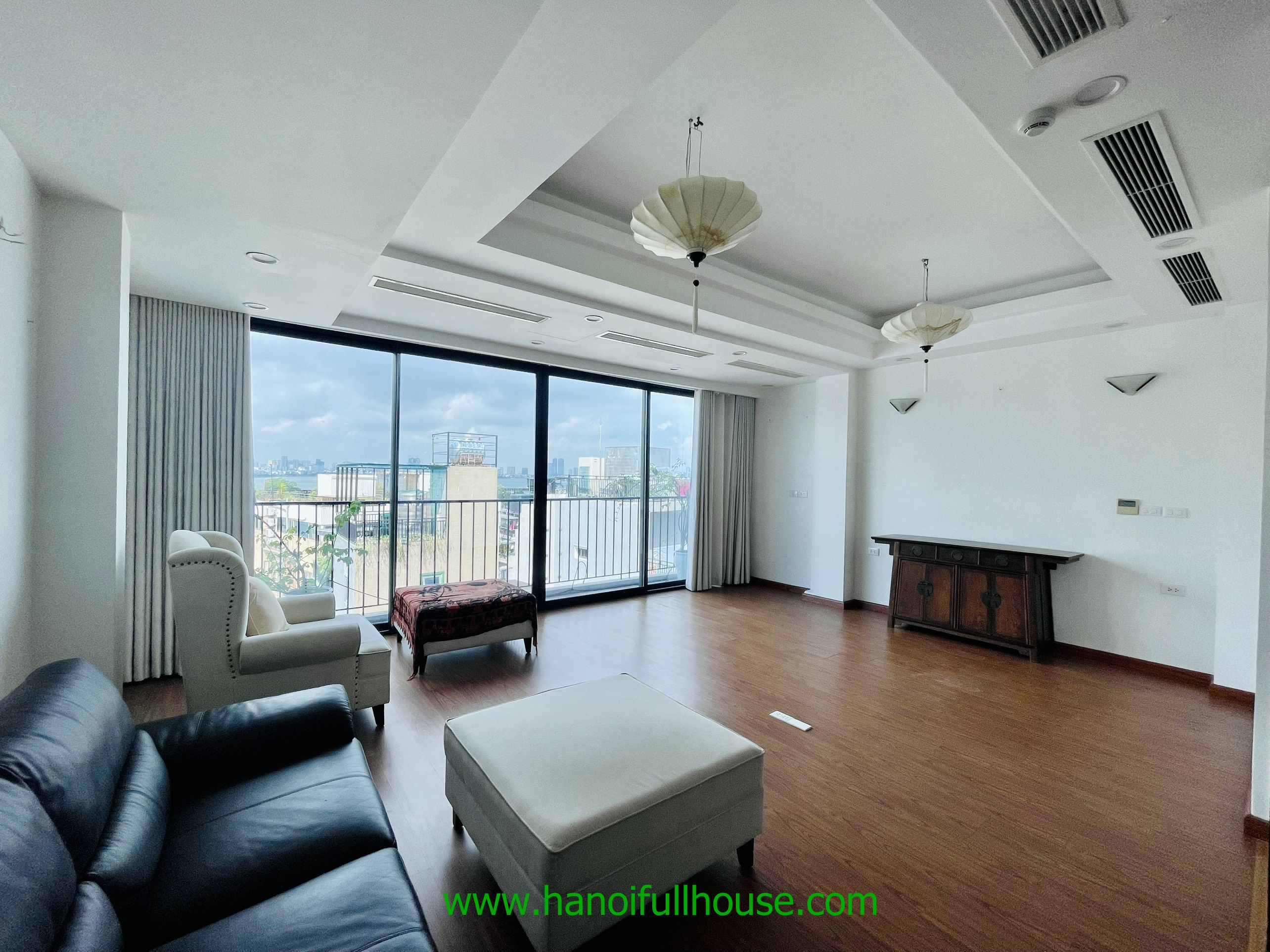 3 bedroom apartment, fully furnished in Hanoi center for lease