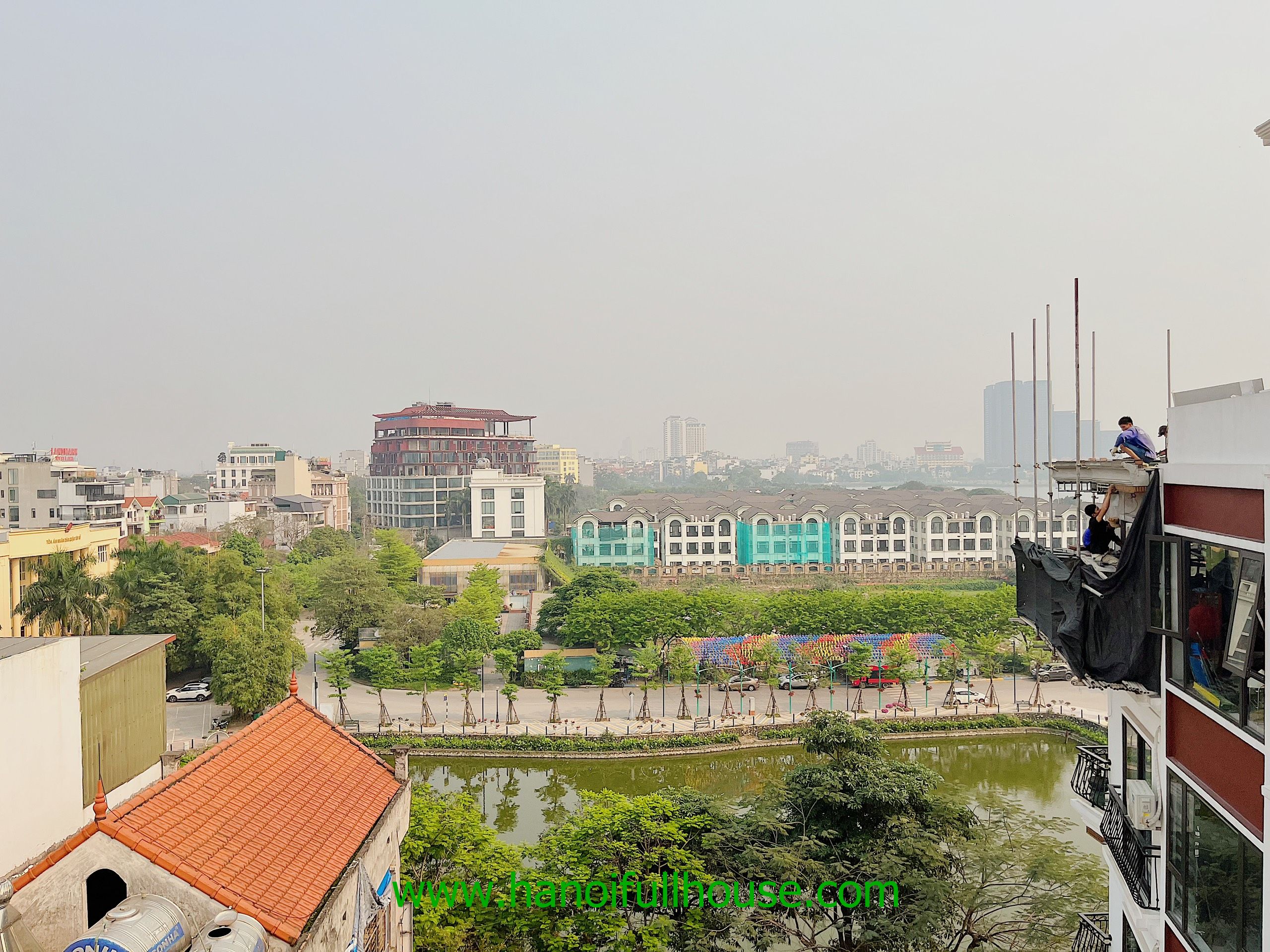 Căn hộ 1 phòng ngủ, ban công rộng ở Tây Hồ cho thuê