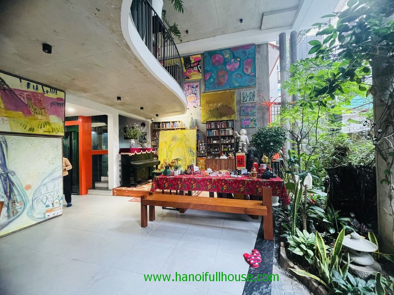 Căn hộ studio siêu rộng, có ban công, đủ đồ ở Âu Cơ cho thuê