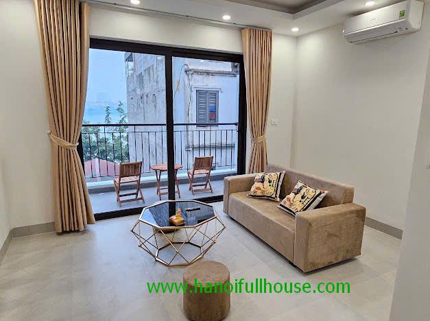 Căn hộ đủ đồ, 1 phòng ngủ, ban công ở Tây Hồ cho thuê