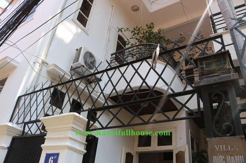 Nhà riêng ở Tây Hồ cho thuê, 3 phòng ngủ, nội thất đẹp, sân thượng ban công ở đường Tây Hồ