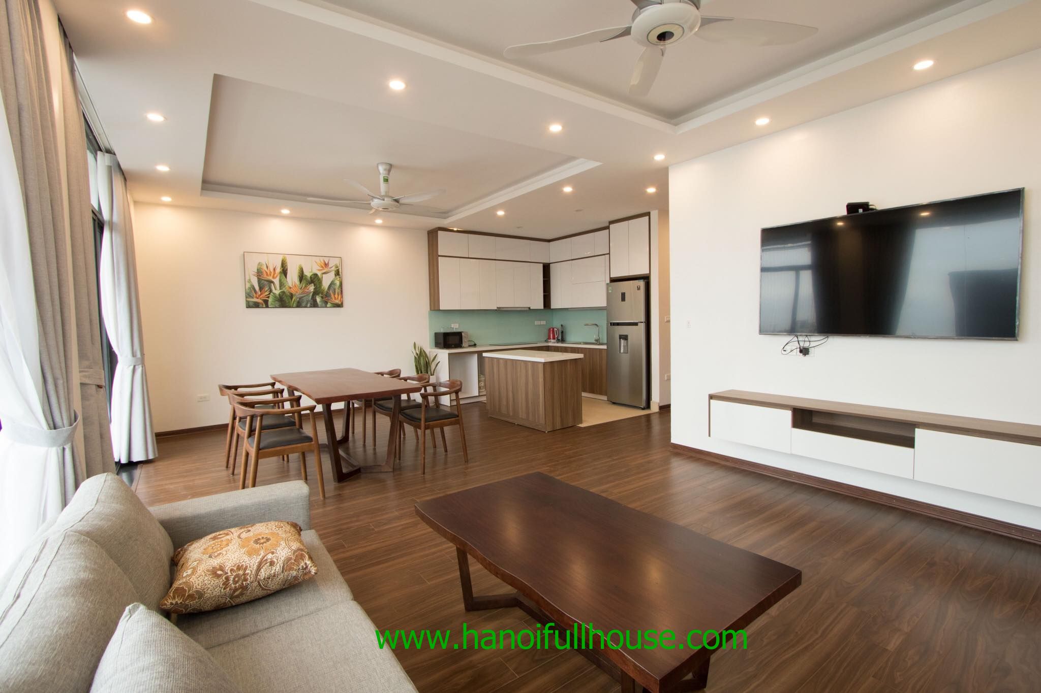Space 2 bedroom apartment with balcony in West lake for rent