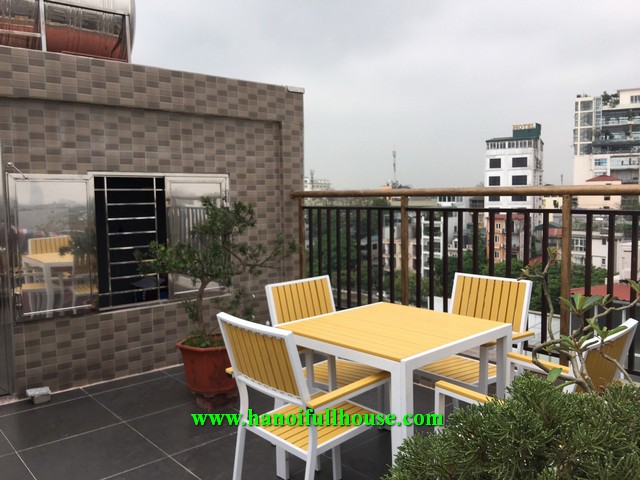 One-bedroom service apartment for rent in Lang Yen Phu area.