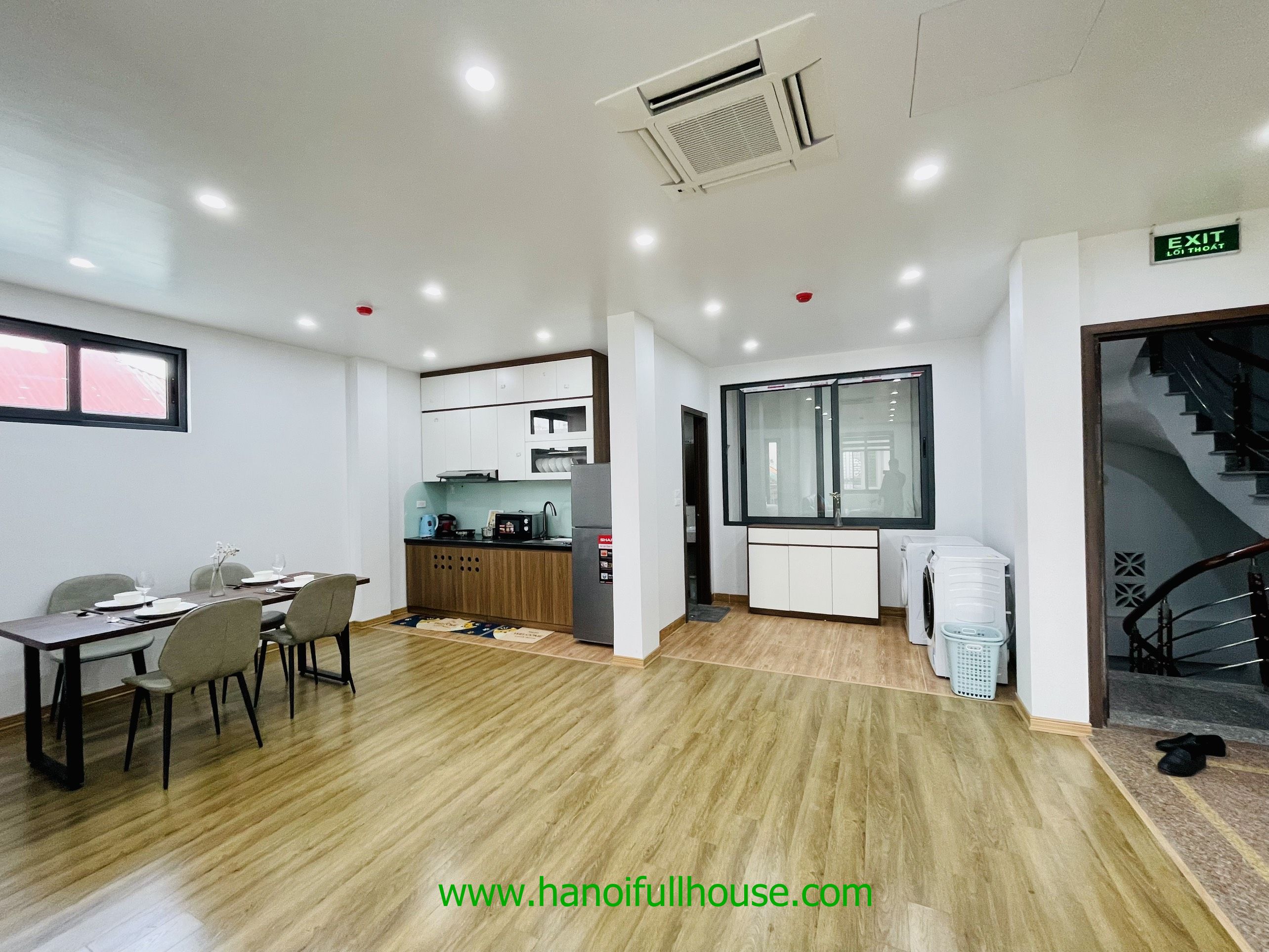 2 bedroom apartment is on Xuan Dieu str for lease