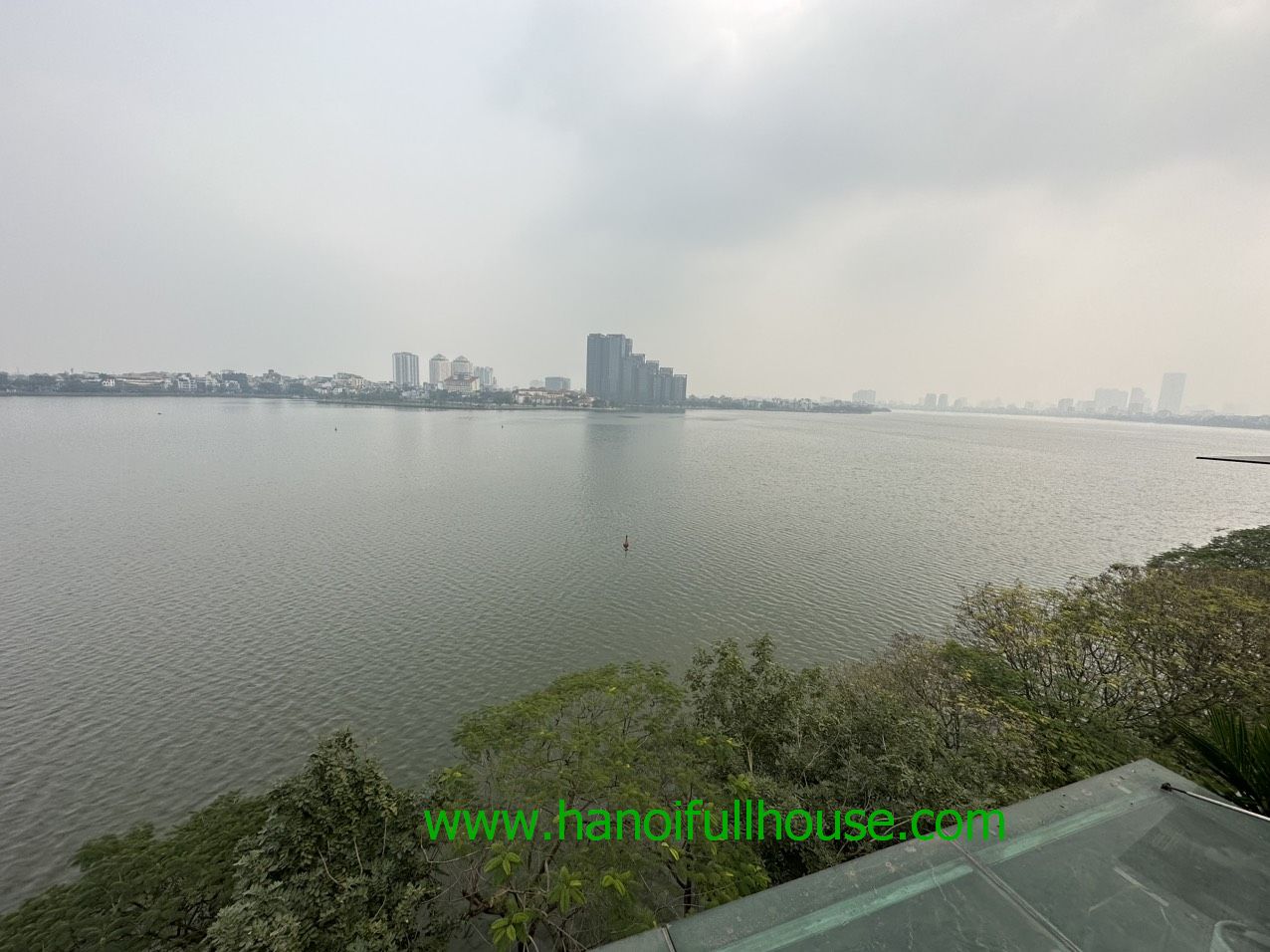 Let to rent 2 bedroom apartment with lake view in Tay Ho