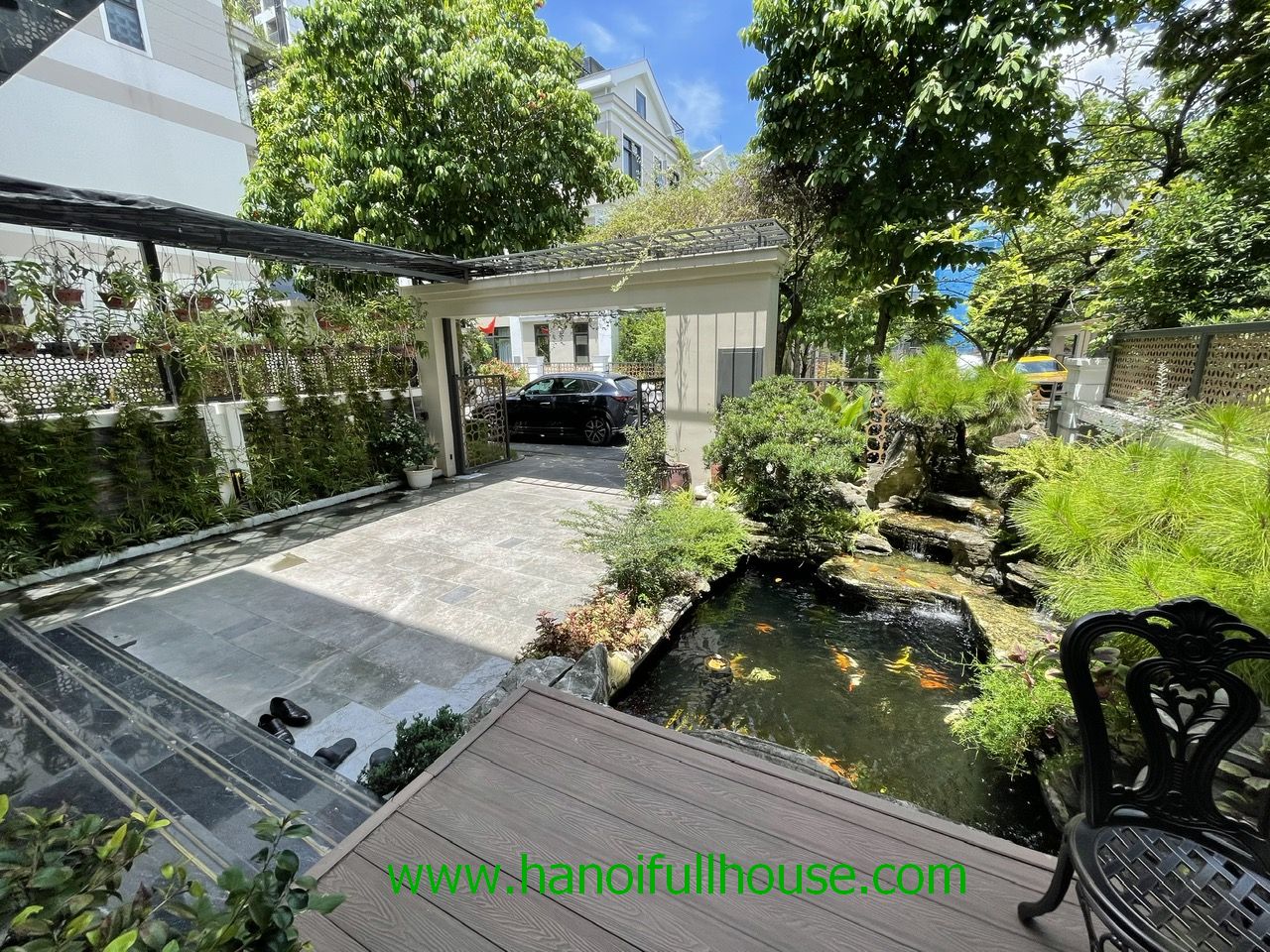 Biệt thự hiện đại, mới có thang máy tại starlake cho thuê