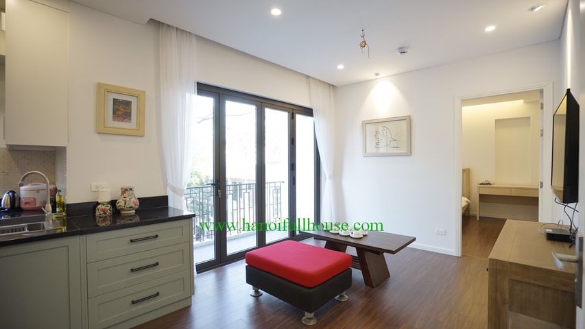 Căn hộ 2 ngủ đẹp,nhiều ánh sáng tự nhiên nằm trên ngõ nhỏ yên tĩnh ở Hà Nội