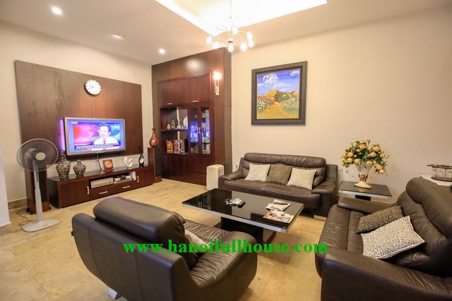 Ba Dinh housing company for rent this house with 3 bedrooms, a big terrace