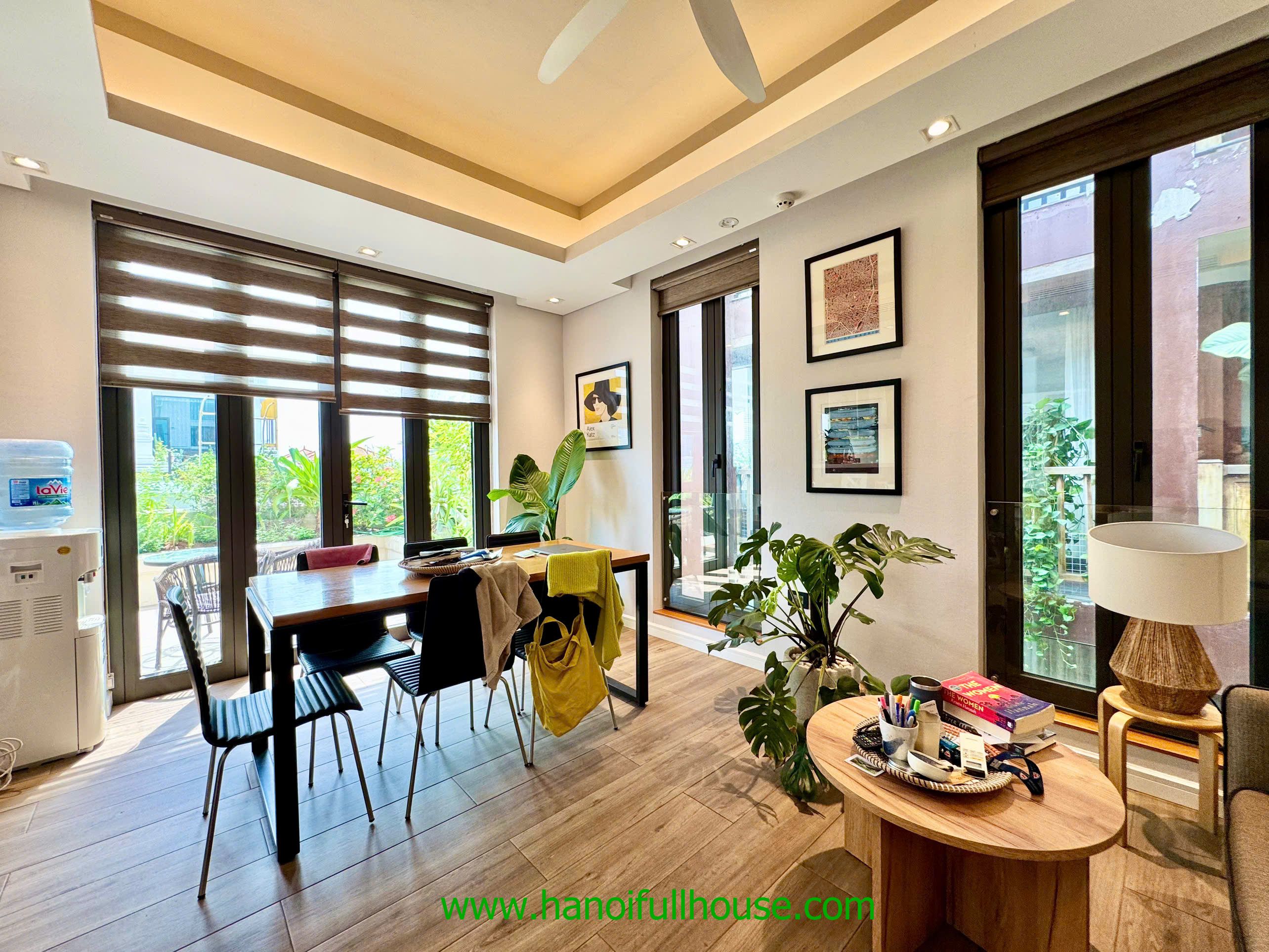 Căn hộ 1 phòng ngủ có sân thượng, nhiều ánh sáng ở Tây Hồ