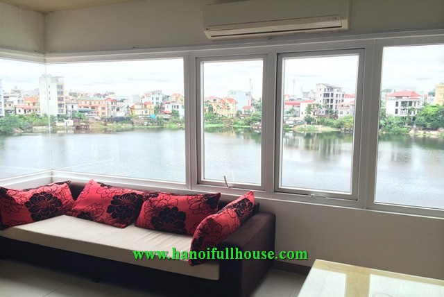 Cho thuê căn hộ với kiến trúc ấn tượng, view hồ tuyệt đẹp phố Âu Cơ