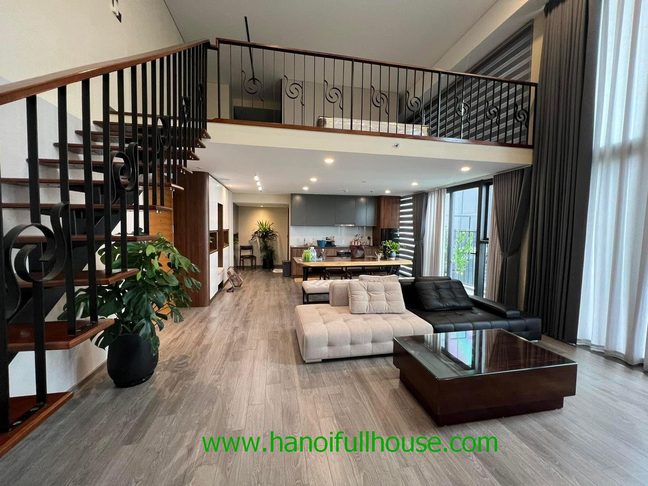 Luxury apartment on high floor in PenStudio Lac long Quan for rent