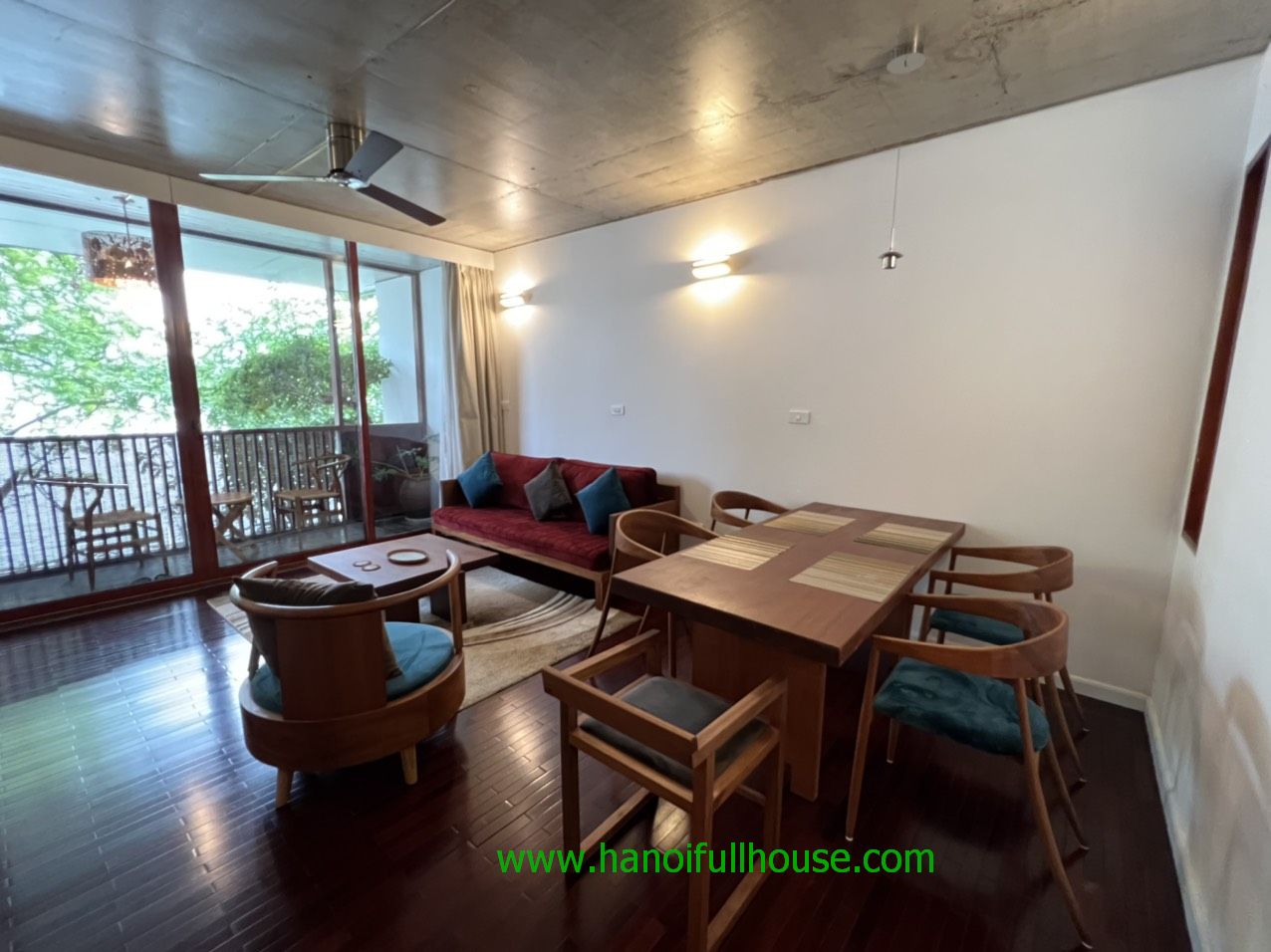 Hanoi duplex apartment with lake view is available 