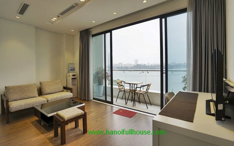 Căn hộ 1 phòng ngủ view Hồ ở đường Yên Phụ cho thuê