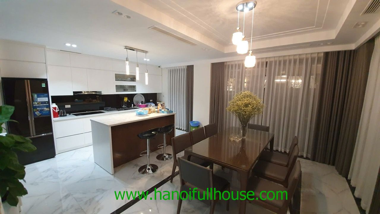 Cho thuê biệt thự 3 phòng ngủ hiện đại tại khu Đô thị Thạch Bàn, Long Biên.
