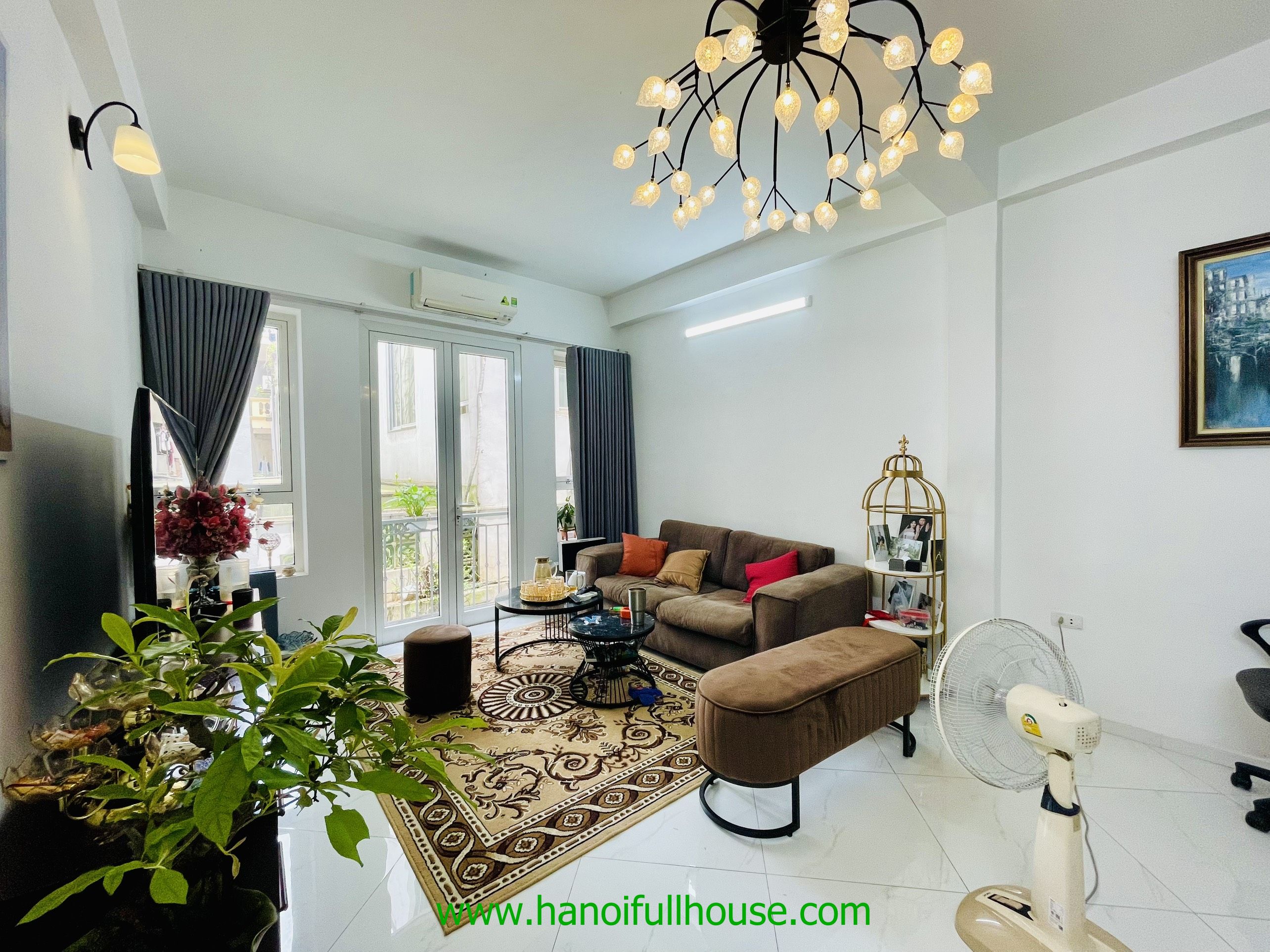 Cho thuê ngôi nhà hiện đại, đủ đồ, 2 phòng ngủ ở Tây Hồ