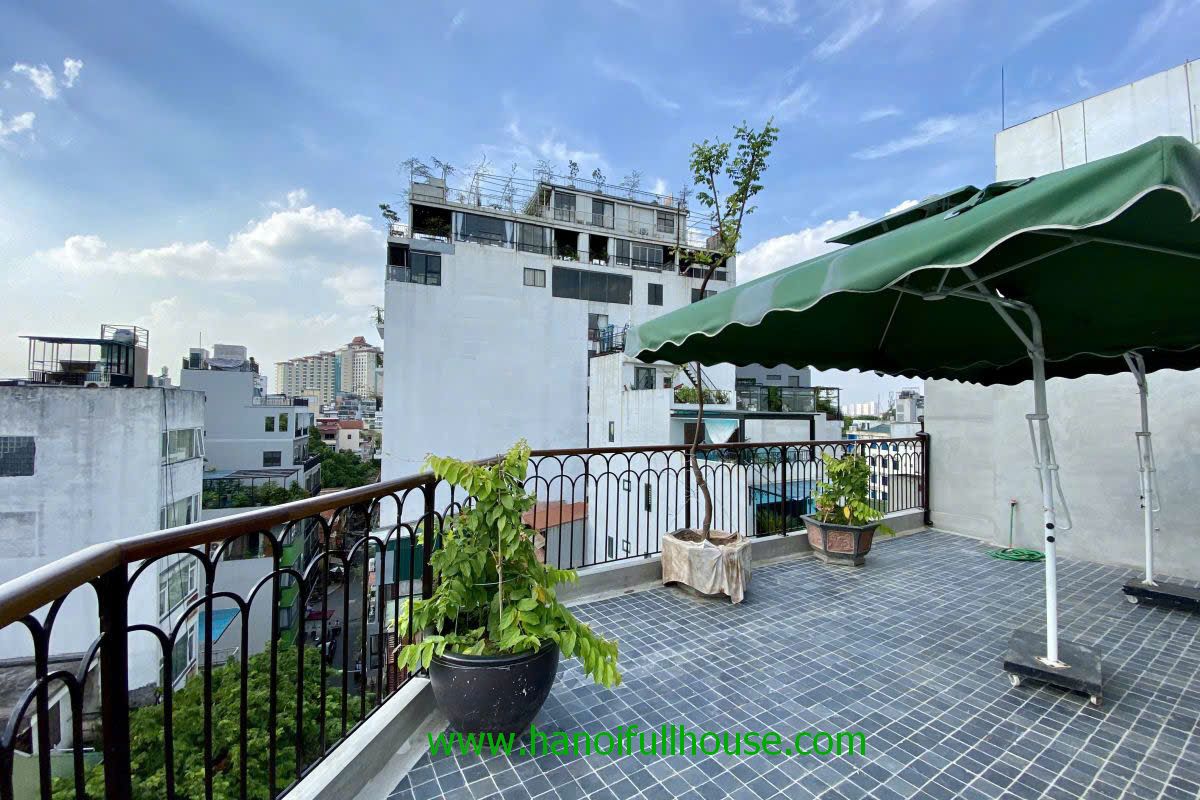 Căn hộ xinh đẹp có view thoáng, đủ đồ, hiện đại ở Tây Hồ cho thuê