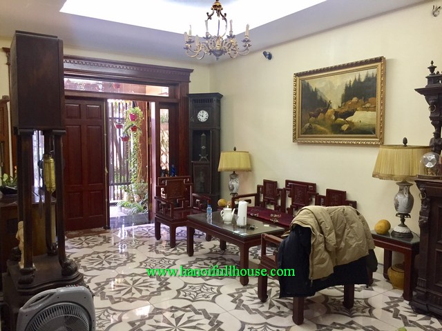 Nhà 3 phòng ngủ với nội thất đầy đủ tại Bồ Đề, Long Biên, Hà Nội, gần trường Wellspring cho thuê