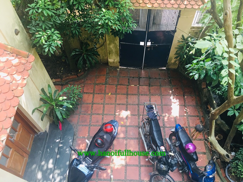Ba Dinh house for teacher rent. 3 bedroom, furnished house in Hoang Hoa Tham street