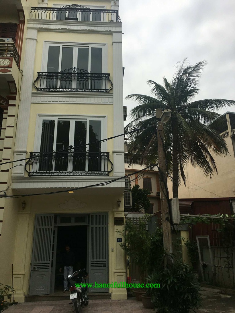 5 bedroom house in Ha Noi is available now