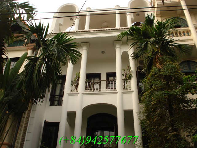 Căn biệt thự cho thuê 4 phòng ngủ tại phố Đặng Thai Mai, Tây Hồ, Hà Nội