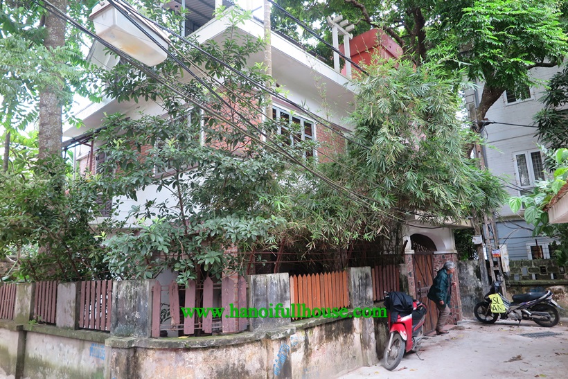 Here is house: big balcony, spacious terrace, and large garden with 3 bedroom in Long Bien