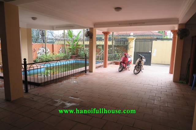 Tayho villa for lease. Garden and yard, swimming pool, garage, 