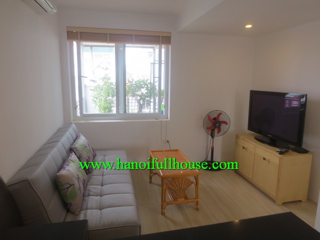 Căn hộ dịch vụ một phòng ngủ, sân thượng rộng, view Hồ Tây cho thuê