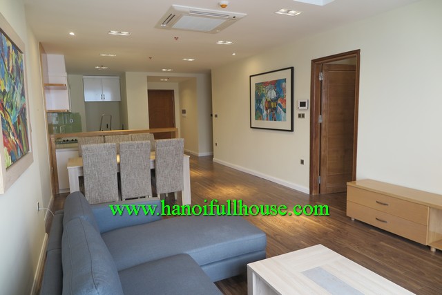 Căn hộ 3 phòng ngủ sang trọng, có bồn tăm nằm ở Vinhomes Nguyễn Chí Thanh