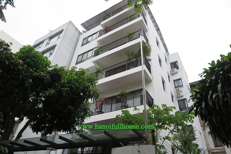 Luxury apartment in Tay Ho for rent, three bedrooms, 170 sqm, plenty of light
