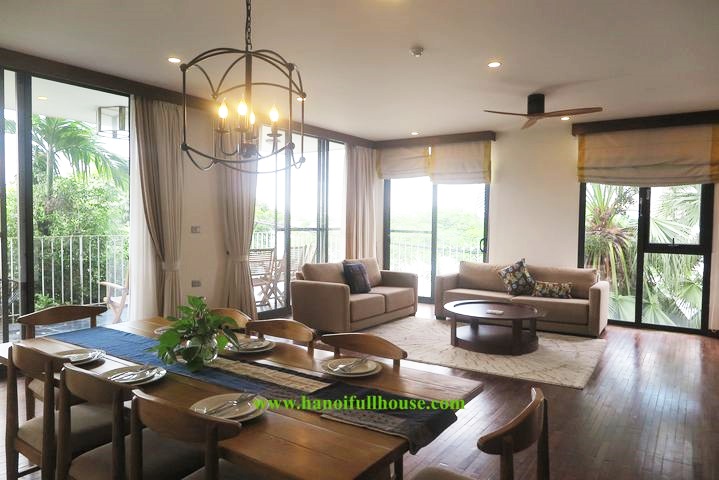 4 bedrooms apartment in Tay Ho, 240 sqm, lake view, big balcony for rent 