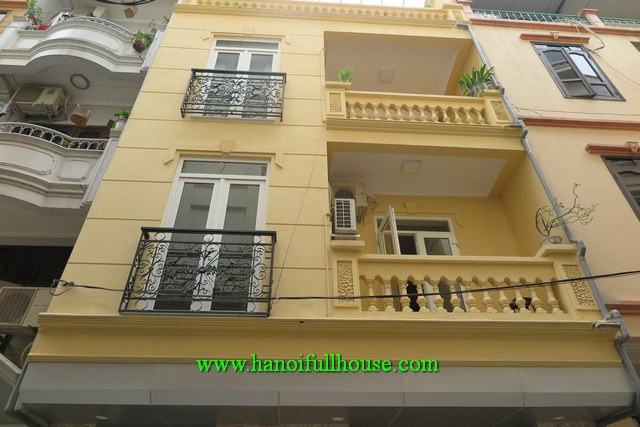 Căn nhà bốn phòng ngủ lớn, yên tĩnh, đầy đủ nội thất ở Trần Phú cho thuê giá rẻ