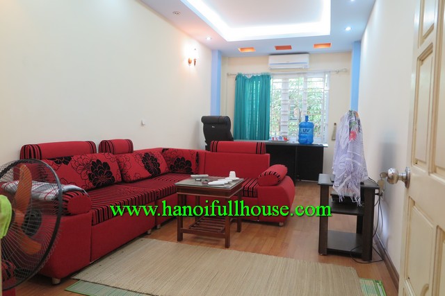 Căn nhà đẹp ba phòng ngủ, thiết kế hiện đại cho thuê giá rẻ