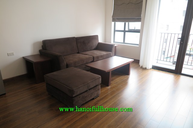 Căn hộ 2 phòng ngủ, nhiều ánh sáng tự nhiên, được thiết kế đẹp ở Tây Hồ cho thuê