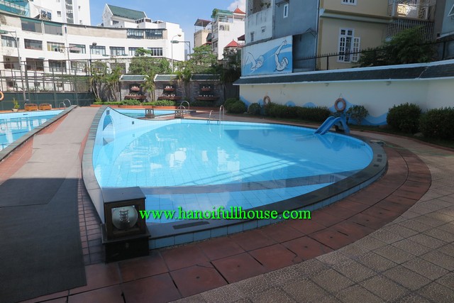 Căn hộ ba phòng ngủ cao cấp, tiện nghi cao cấp, không gian thoáng mát ở Làng hoa quốc tế