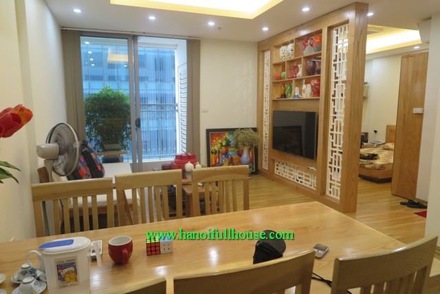 Căn hộ hiện đại, nội thất sang trọng ở Vincom Nguyễn Chí Thanh cho thuê