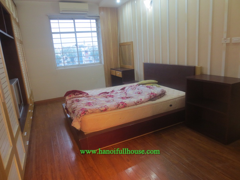 Two-bedroom apartment in Doi Can for rent, cheap price 550$/month, full furniture